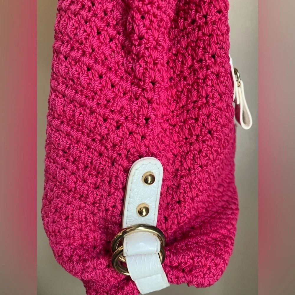 The Sak fuschia crochet purse with gold chains pink y2k